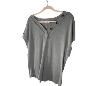 La Meil Large  Boho Lagenlook Women's Heathered Gray Statement Button Blouse